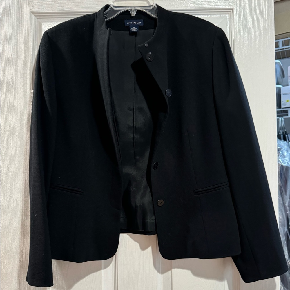 Ann Taylor Black Wool Blazer. EUC. Business. Classic.